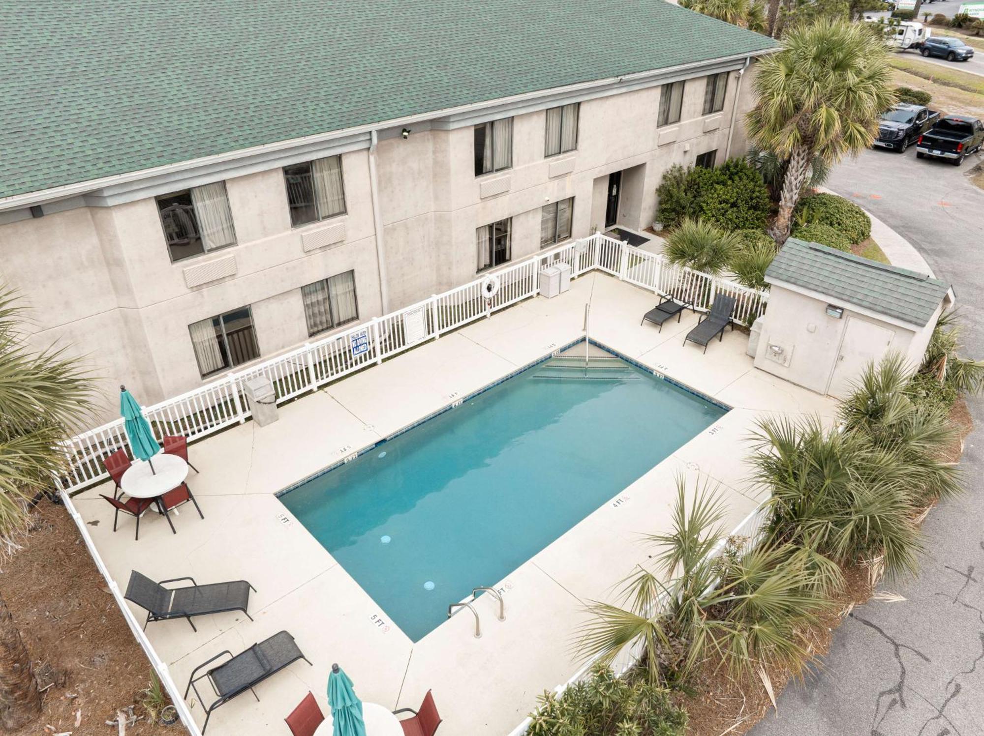 Surestay By Best Western Summerville Flowertown Exterior photo