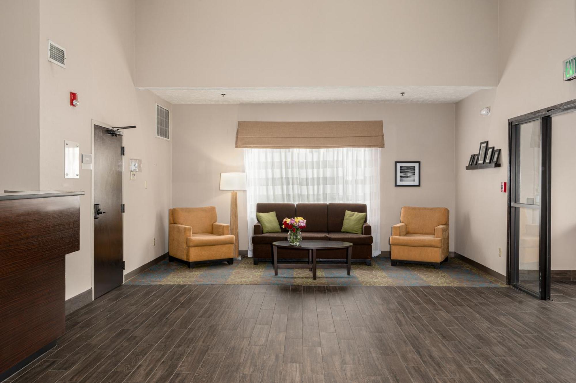 Surestay By Best Western Summerville Flowertown Exterior photo