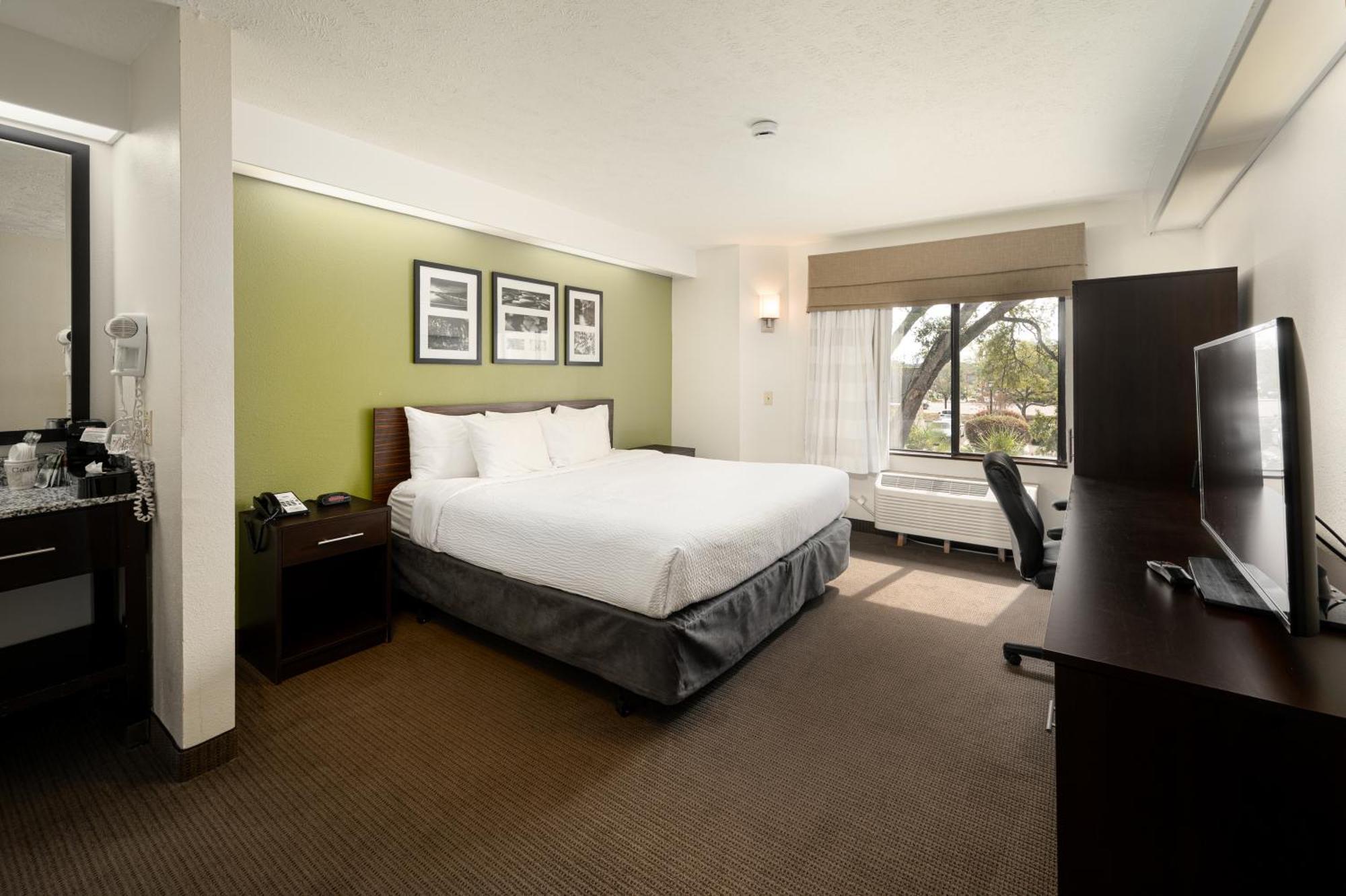 Surestay By Best Western Summerville Flowertown Exterior photo